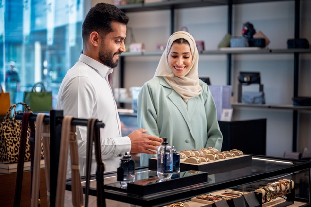 Shopping at ROSHN Front 2